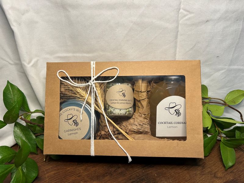 Mocktail gift set with lemon ingredients